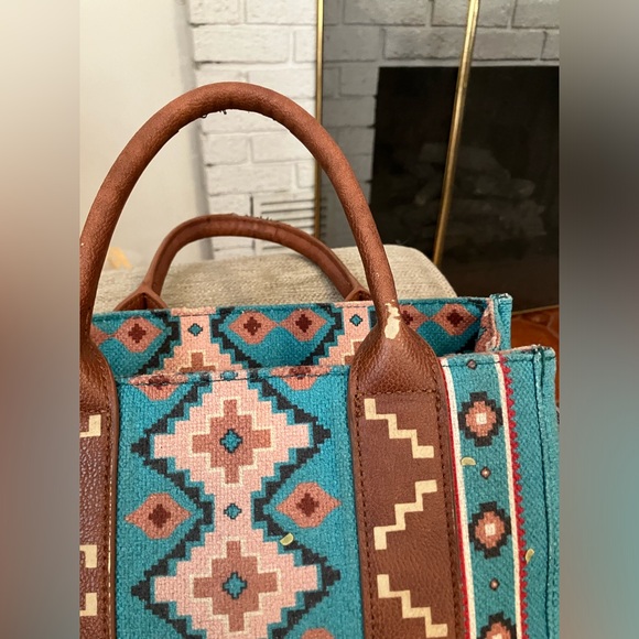 Wrangler Turquoise and Brown Geometric Tote - Picture 6 of 8